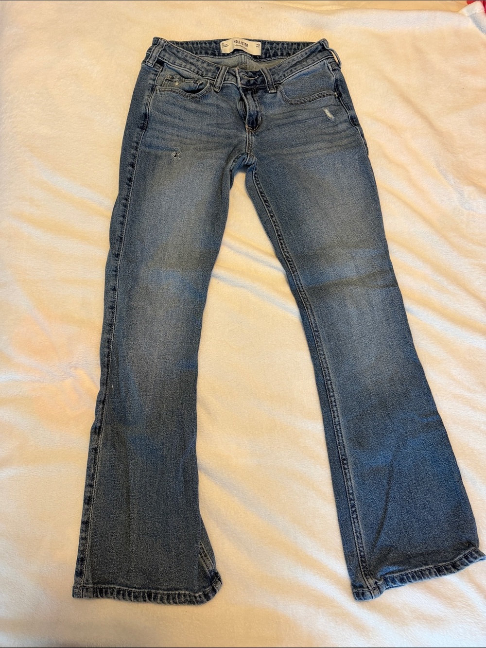 Hollister Medium Blue Low Rise Bootcut Jeans 2S - size 2 short, waist 26